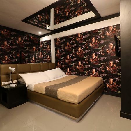 Victoria Court Hillcrest Pasig Motel Buitenkant foto