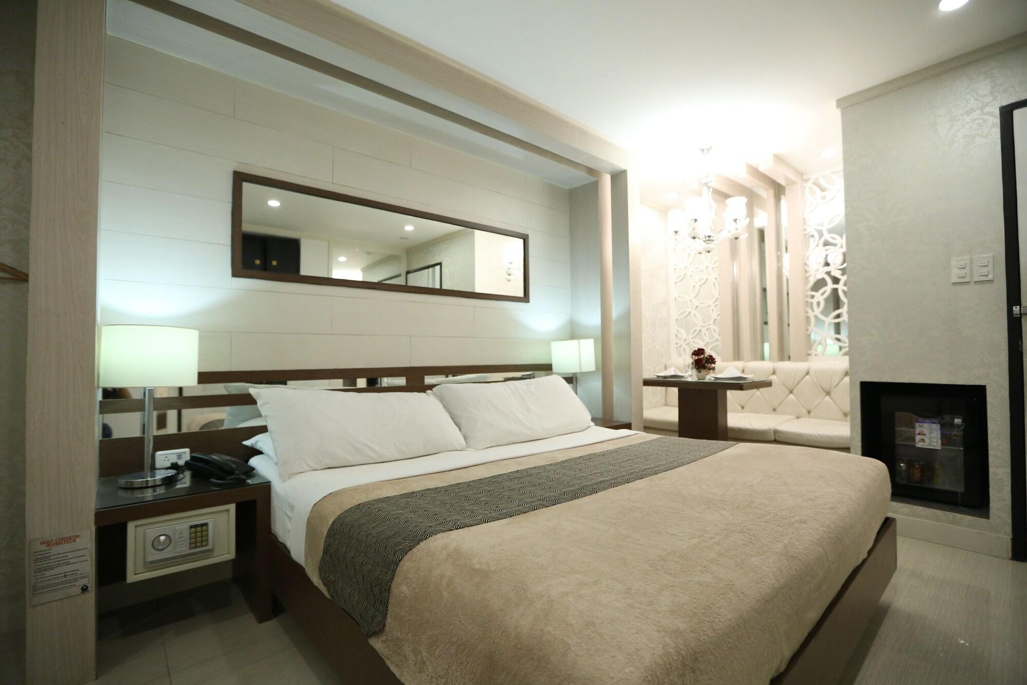 Victoria Court Hillcrest Pasig Motel Buitenkant foto