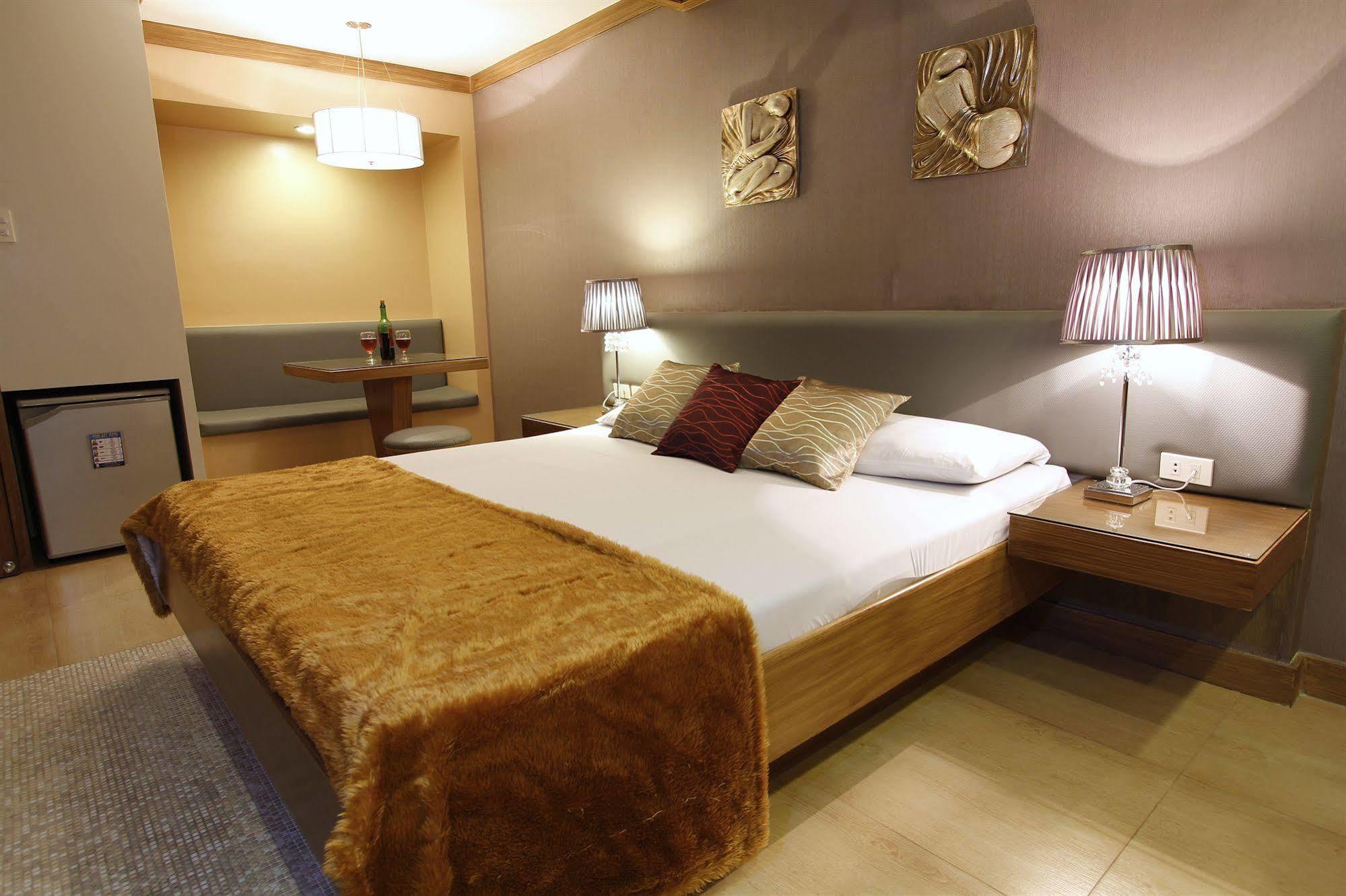 Victoria Court Hillcrest Pasig Motel Buitenkant foto
