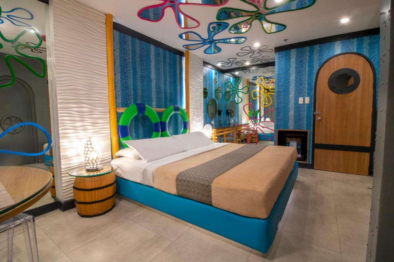Victoria Court Hillcrest Pasig Motel Buitenkant foto