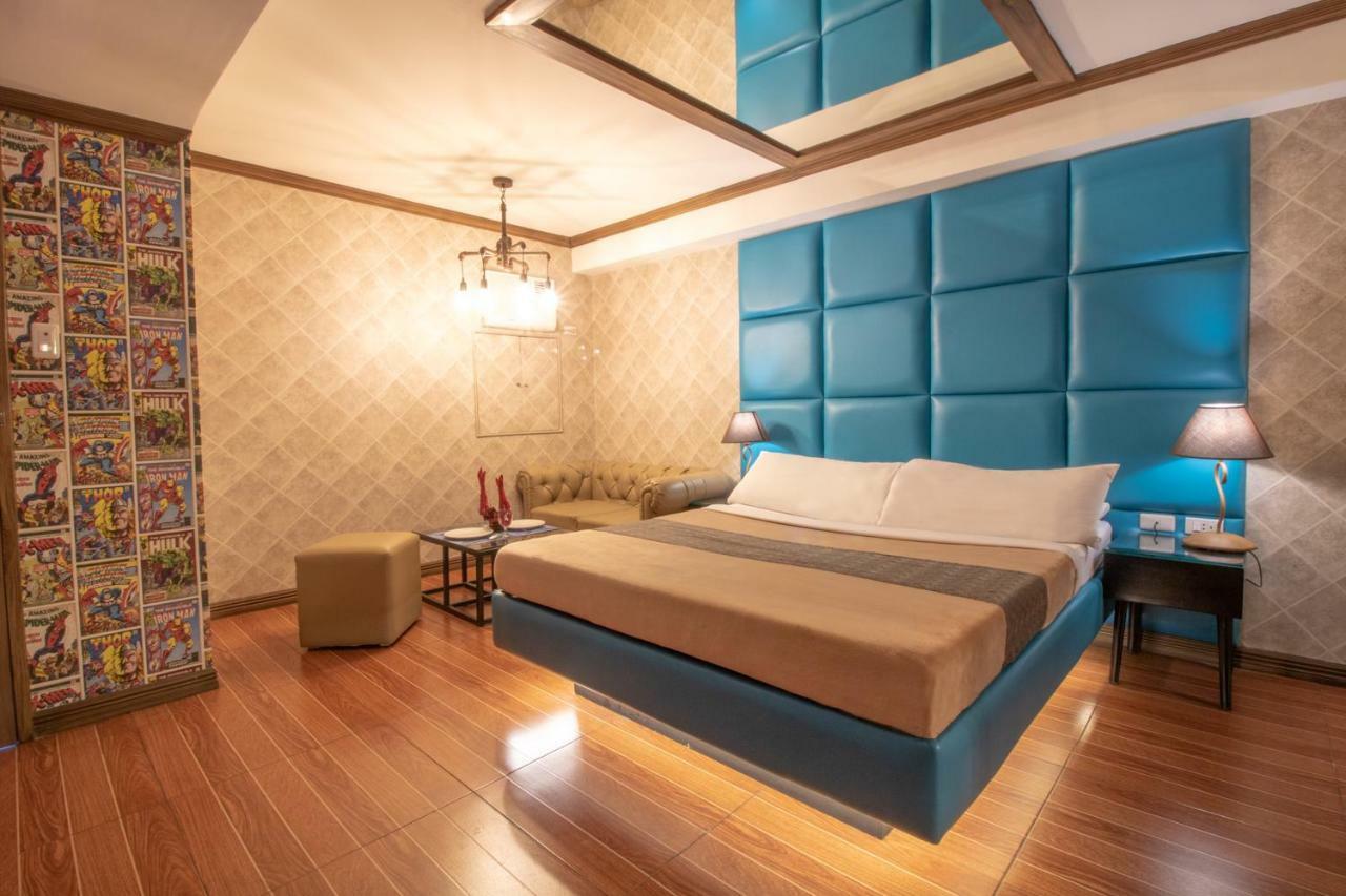 Victoria Court Hillcrest Pasig Motel Buitenkant foto